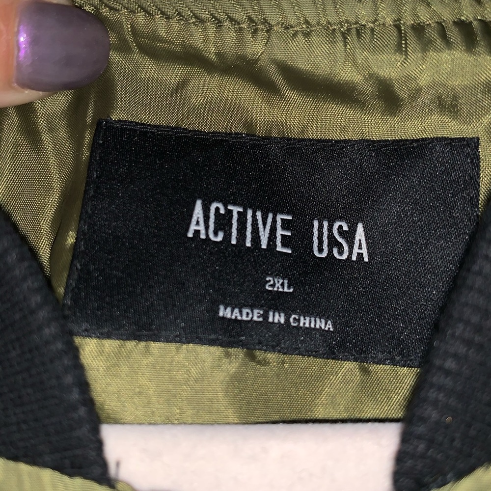 Green Bomber - Picture 2 of 2